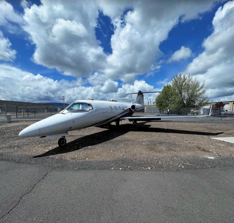 1979 Learjet 28 Photo 2