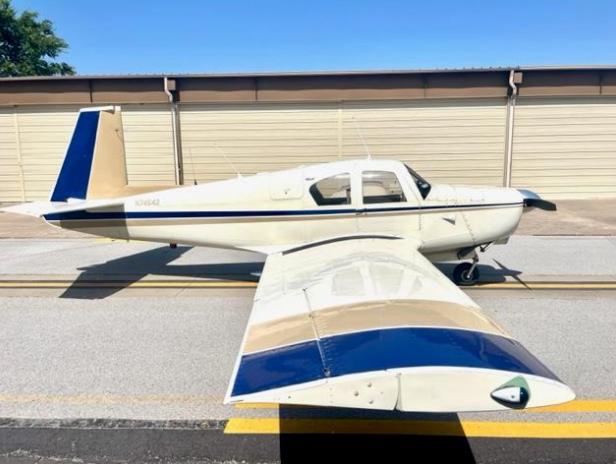1961 Mooney M20B Photo 2