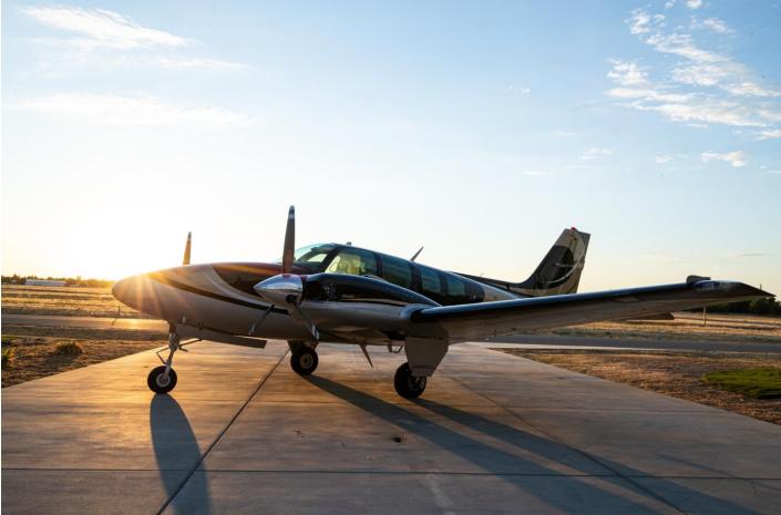 1976 Beech Baron 58 Photo 2