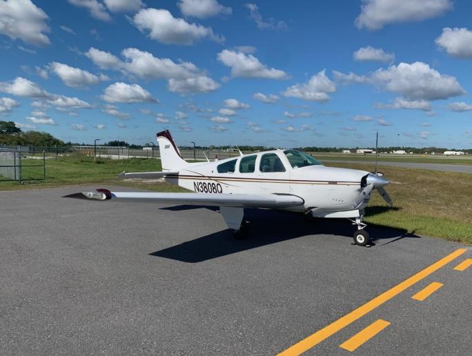 1980 Beech F33A Bonanza Photo 2