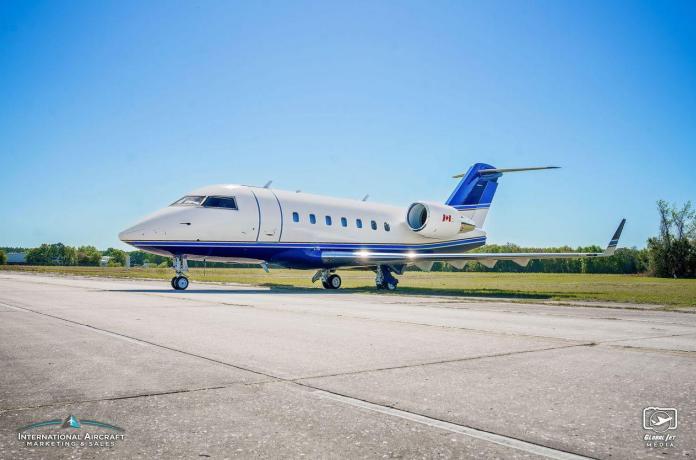 1995 Bombardier Challenger 601-3R Photo 2