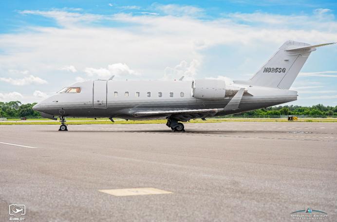 1994 Bombardier Challenger 601-3R Photo 2