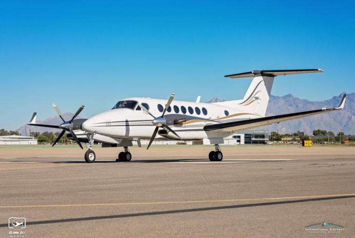 2000 Beech King Air 350 Photo 2