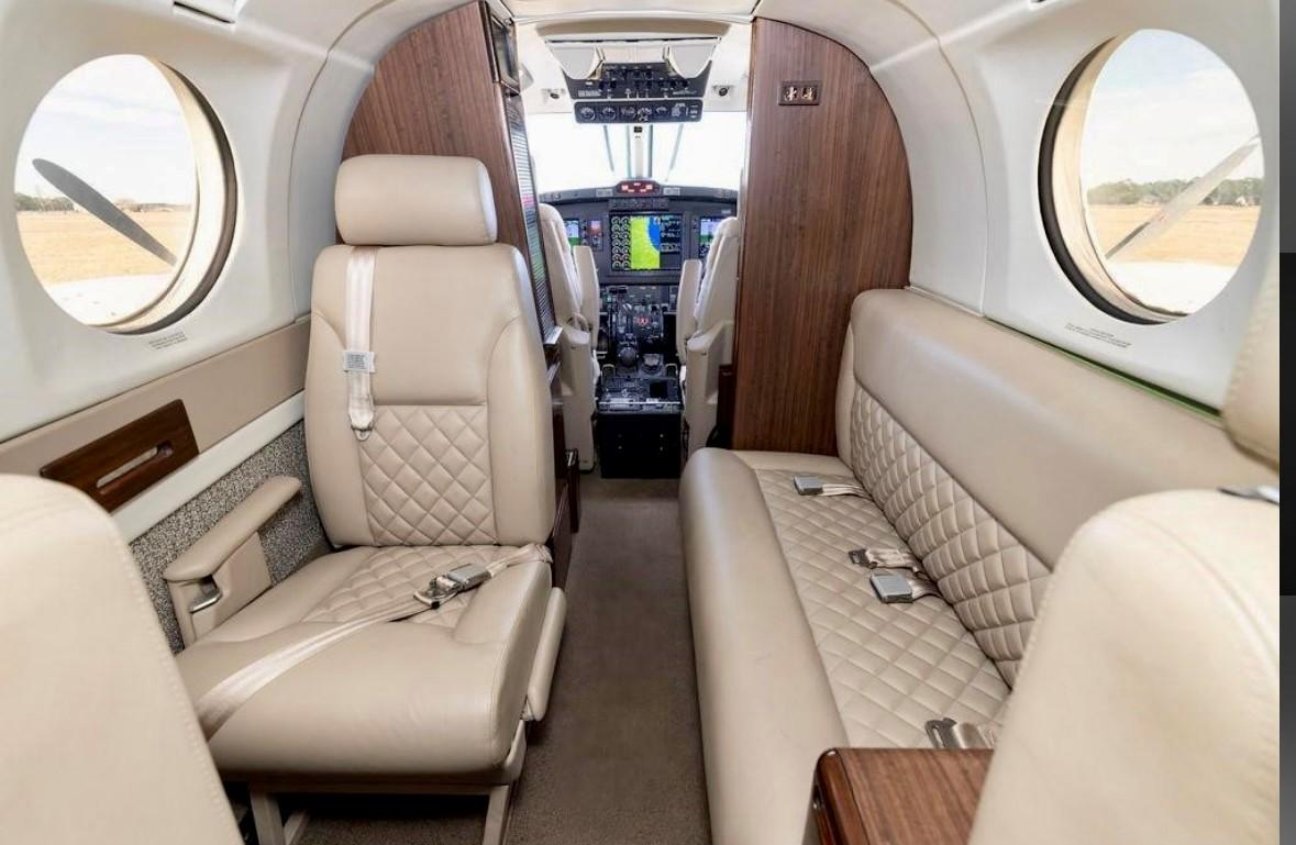 1987 BEECHCRAFT KING AIR 300 Photo 5