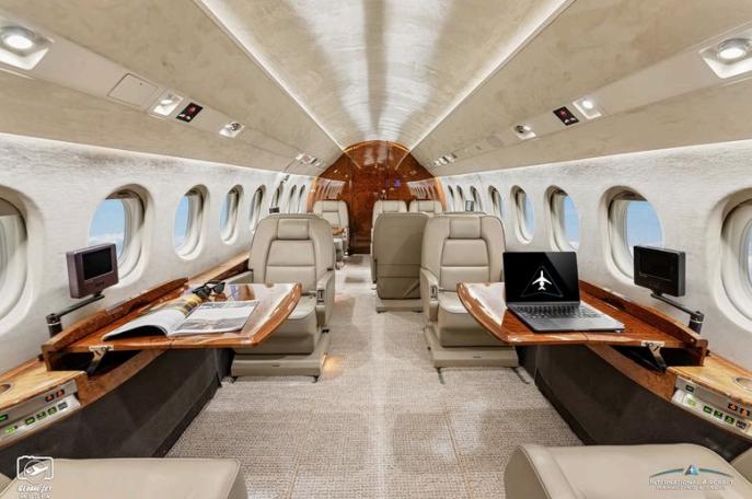 2001 Dassault Falcon 2000 Photo 2