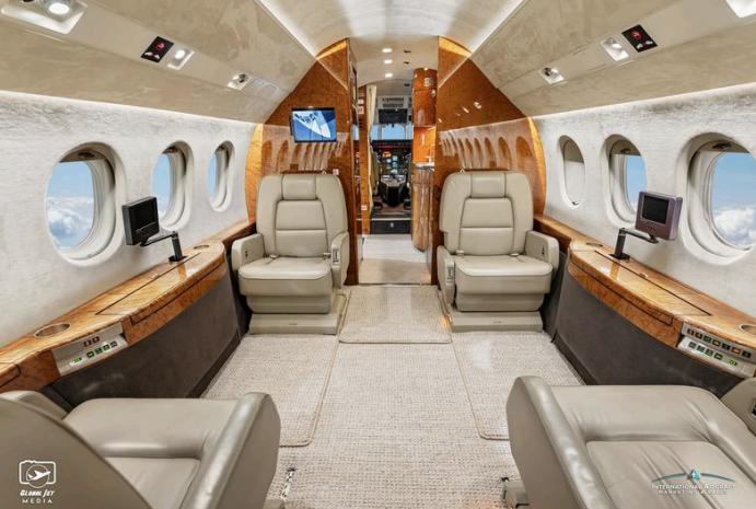 2001 Dassault Falcon 2000 Photo 5