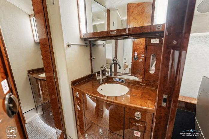 2001 Dassault Falcon 2000 Photo 7