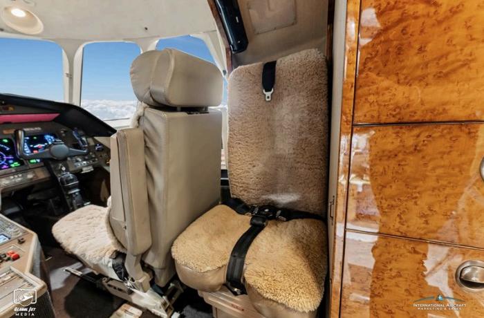 2001 Dassault Falcon 2000 Photo 2