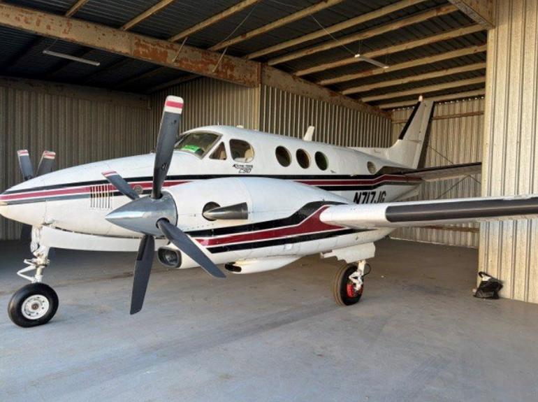 1975 Beech King Air C90 Photo 2