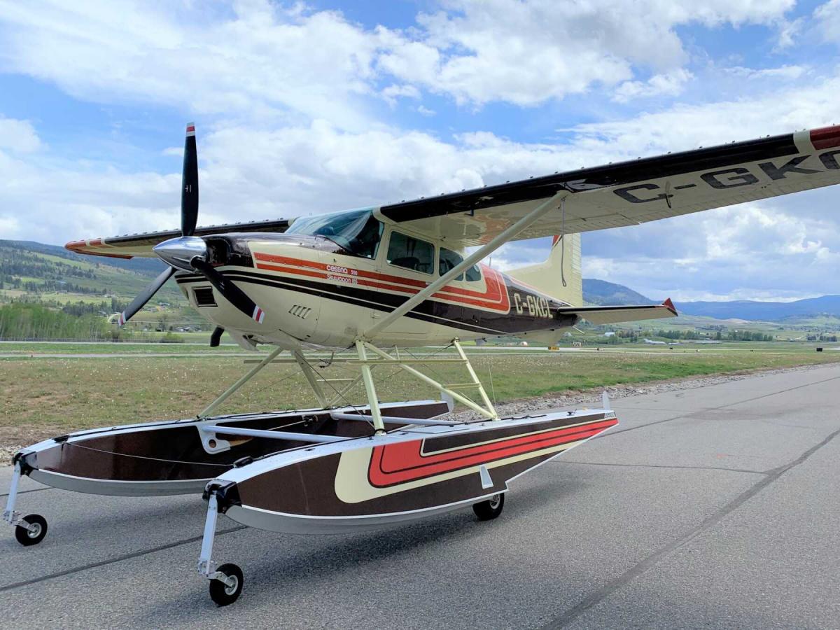 1976 Cessna A185F Photo 2