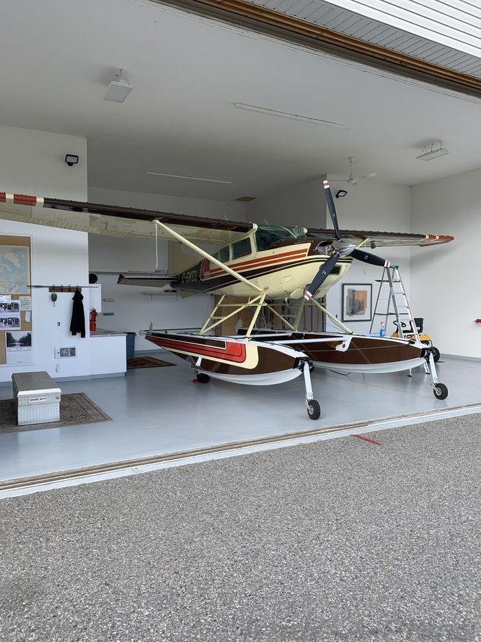 1976 Cessna A185F Photo 3