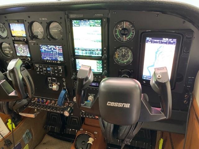 1976 Cessna A185F Photo 6