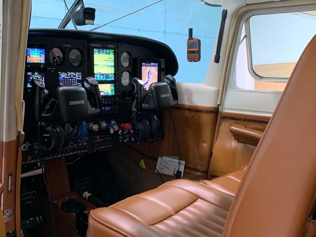 1976 Cessna A185F Photo 5