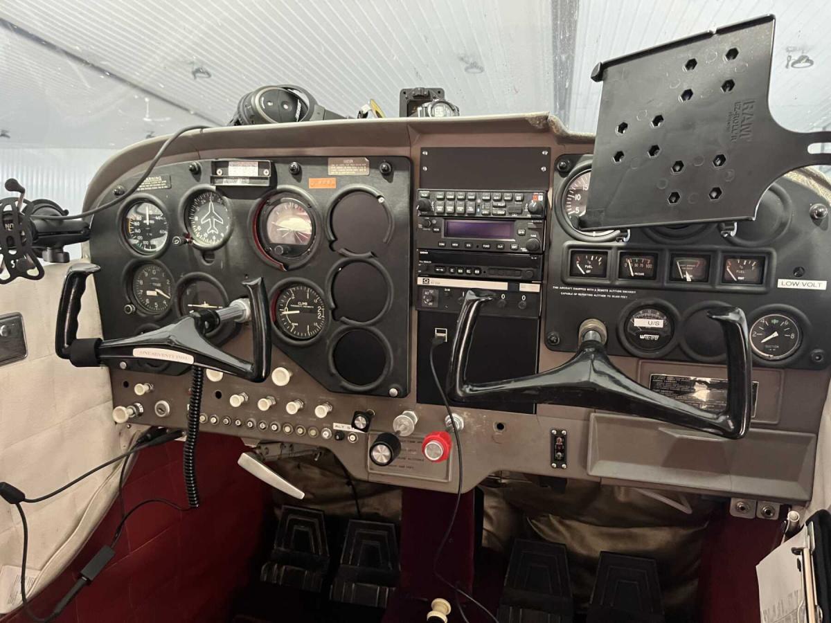 1964 Cessna 172E Photo 6