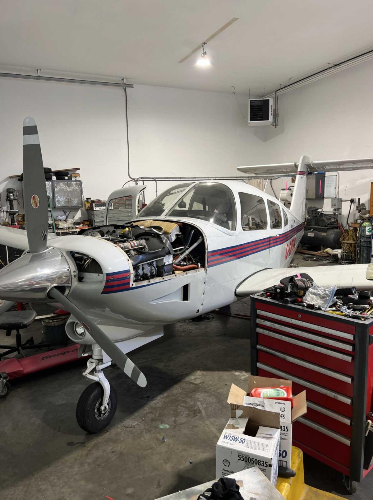 1983 Piper PA28R Turbo Arrow Photo 2