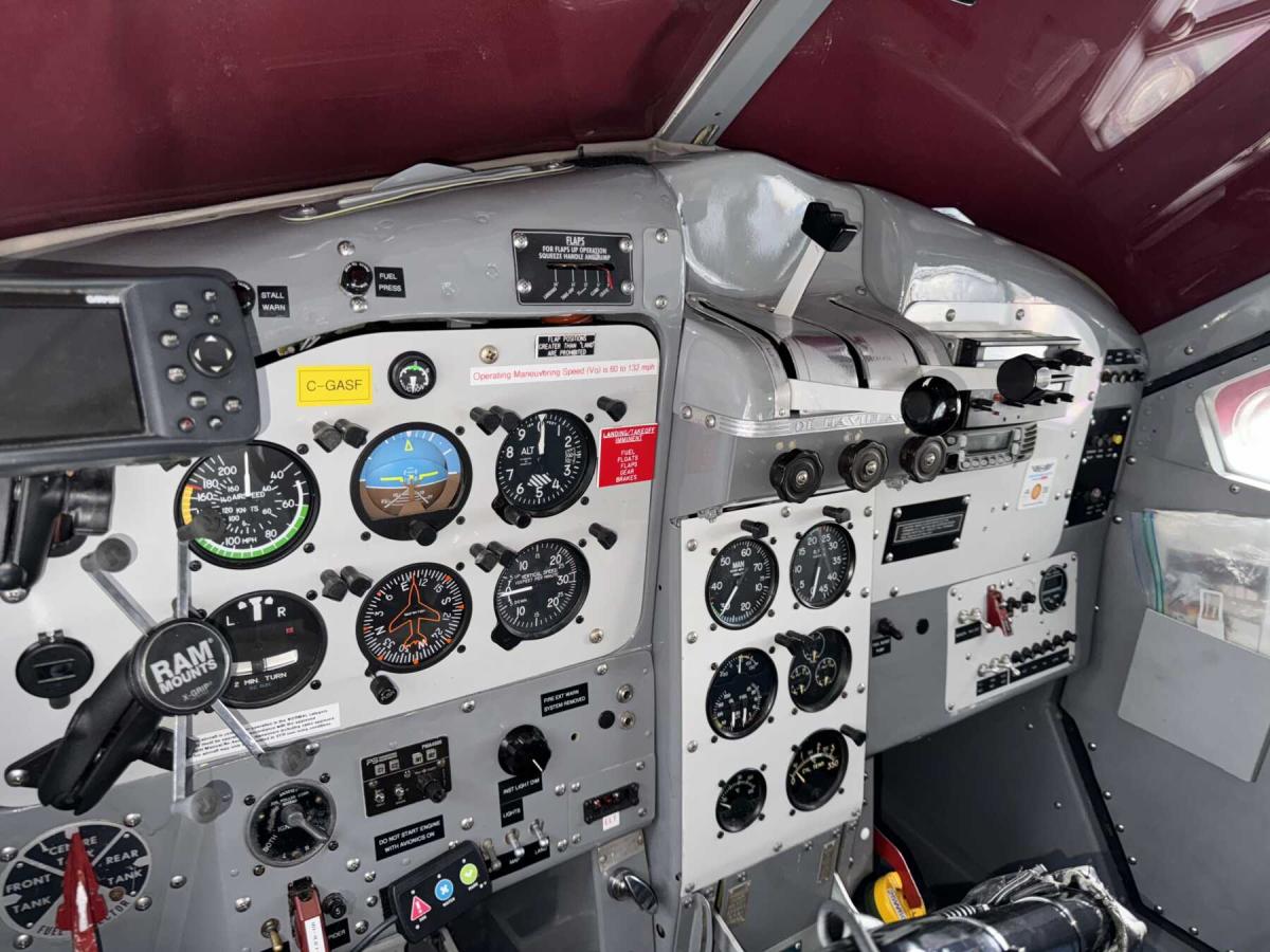 1957 DeHavilland Beaver on 4930s Photo 2