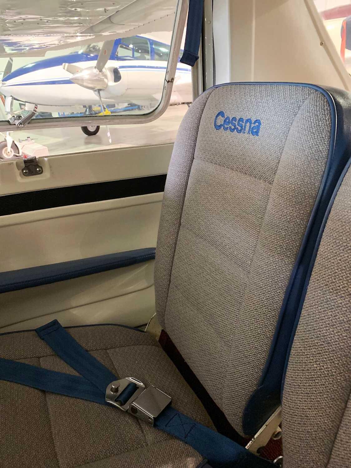 1976 Cessna 150M Photo 2