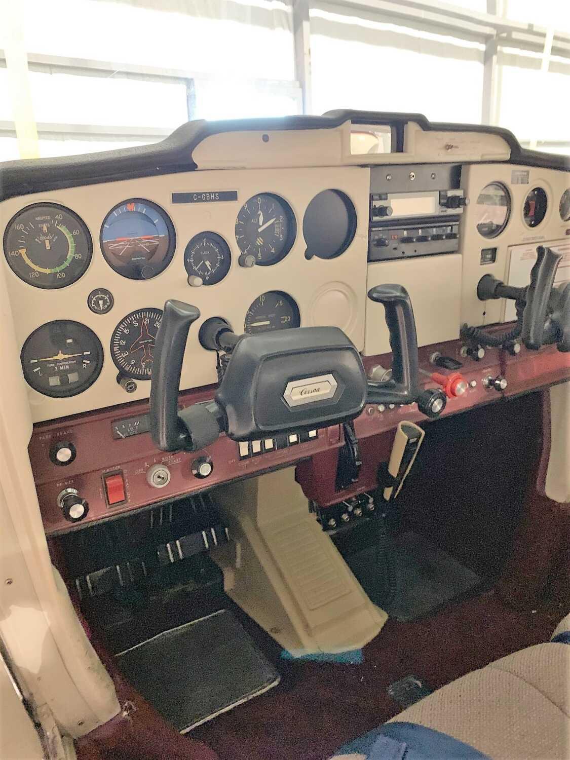 1976 Cessna 150M Photo 3
