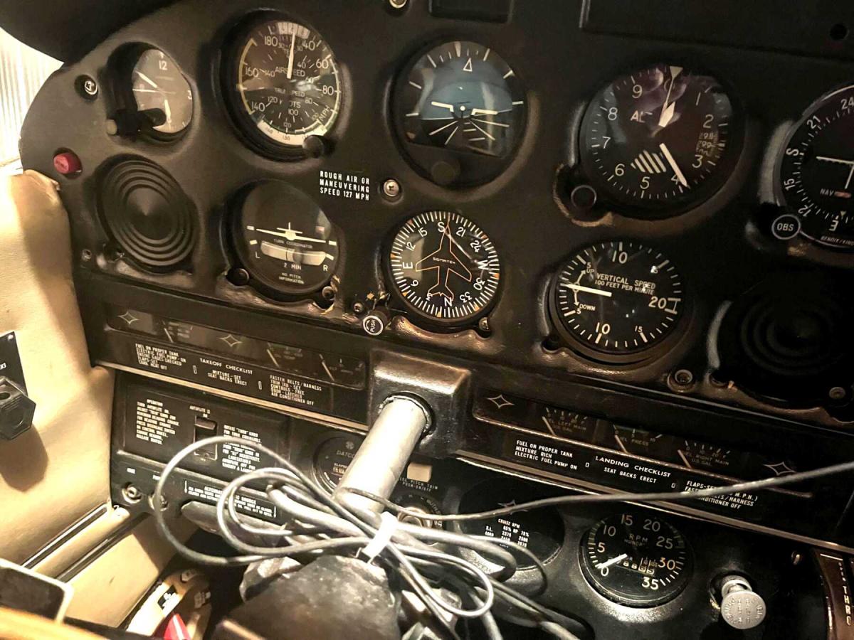 1973 Piper PA28-180 Cherokee Challenger Photo 2