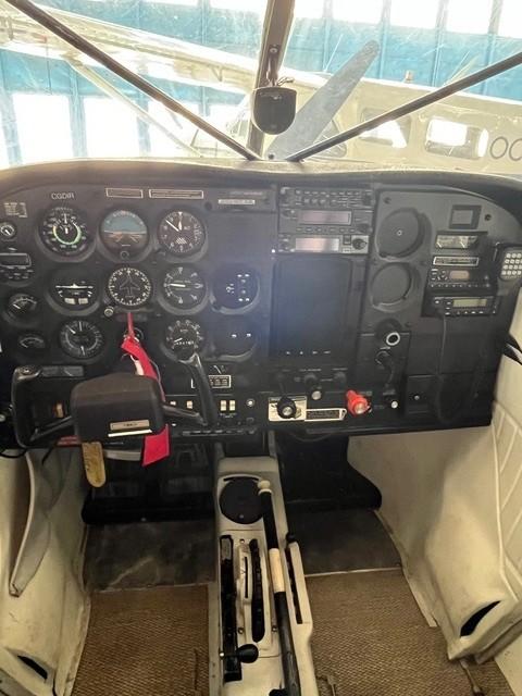 1979 Cessna A185F on Edo 2960 Photo 4