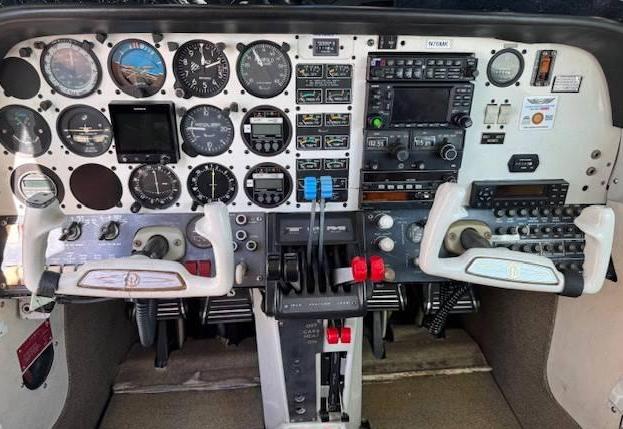 BE-76 Dutchess Photo 5