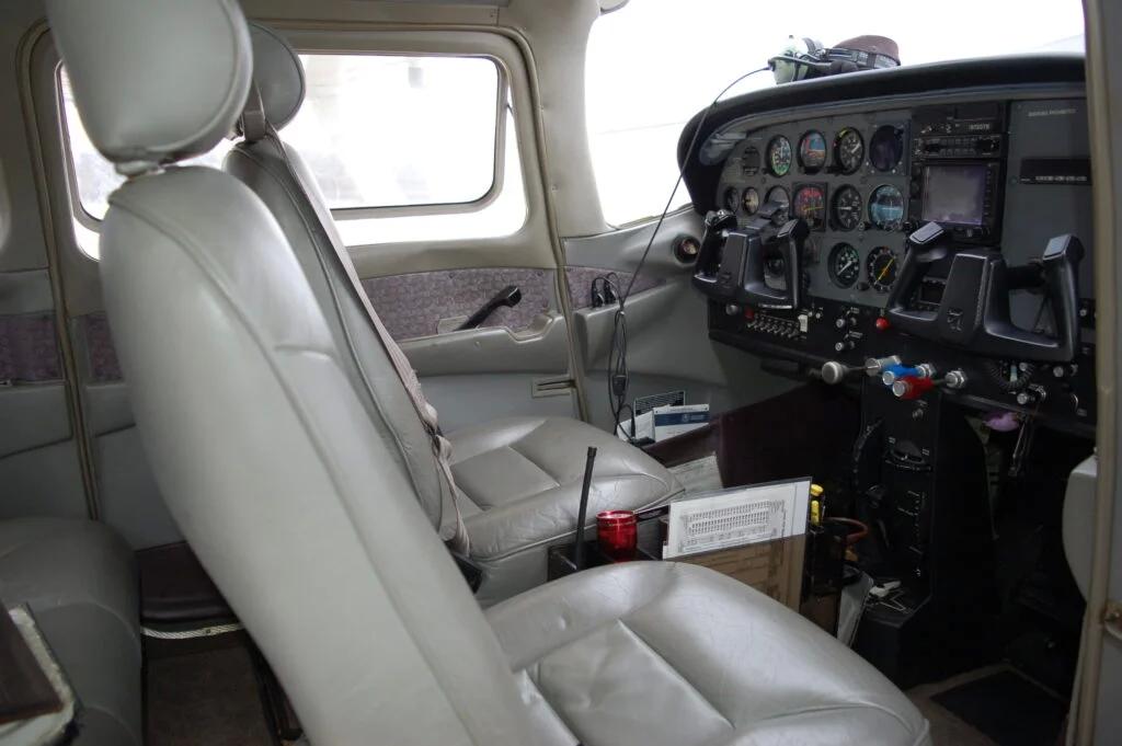 1999 Cessna 182S Photo 3