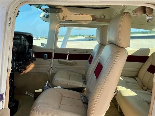 1975 CESSNA 182P SKYLANE Photo 4