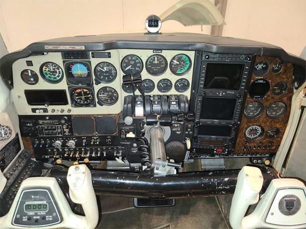 1977 BEECHCRAFT 58 BARON Photo 4