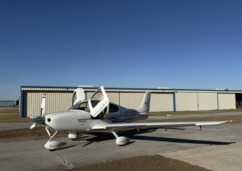 2004 Cirrus SR22 G2 Photo 3
