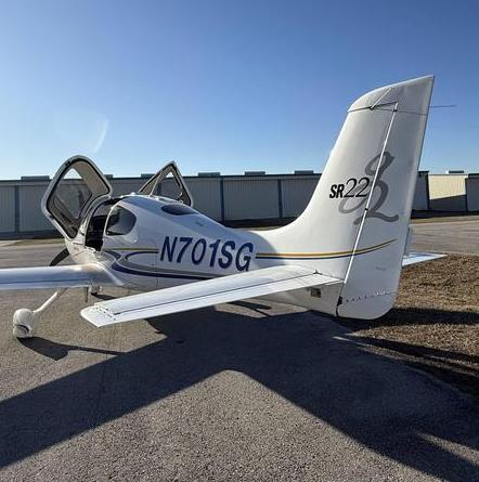 2004 Cirrus SR22 G2 Photo 6