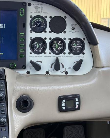 2004 Cirrus SR22 G2 Photo 6