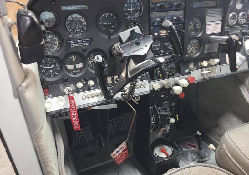 1966 Cessna 182K Photo 6