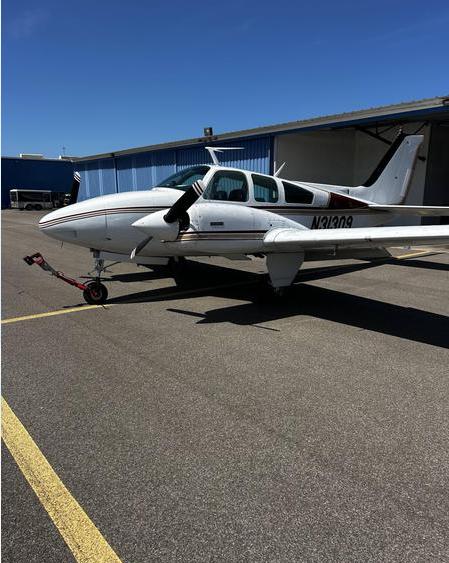 1973 Beech B-55 Baron Photo 3