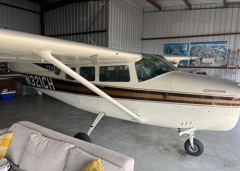 1962 Cessna 210B Photo 3