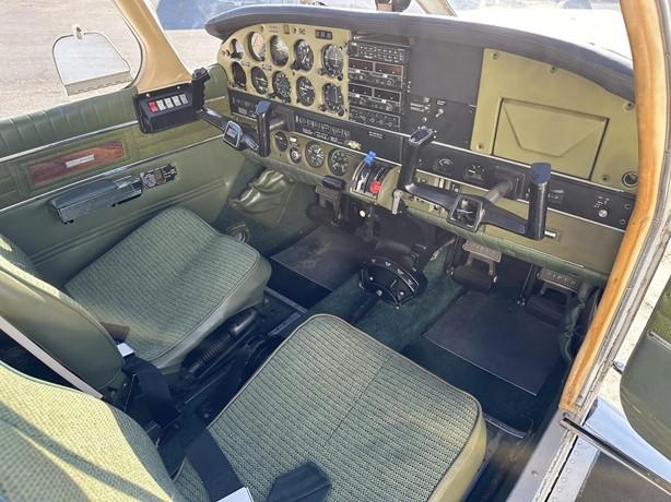 1974 PIPER CHEROKEE 6/300 Photo 5