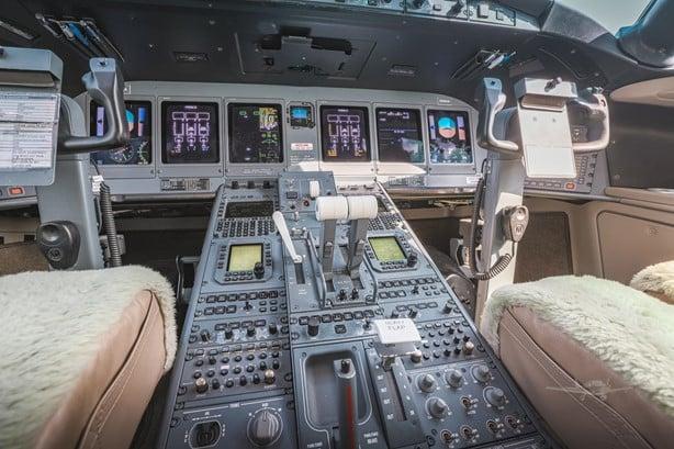 2010 BOMBARDIER GLOBAL 5000 Photo 4