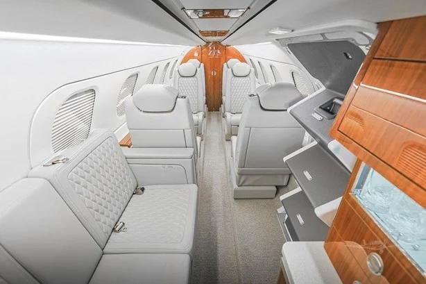2020 EMBRAER PHENOM 300E Photo 5