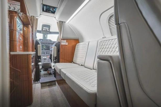 2020 EMBRAER PHENOM 300E Photo 7