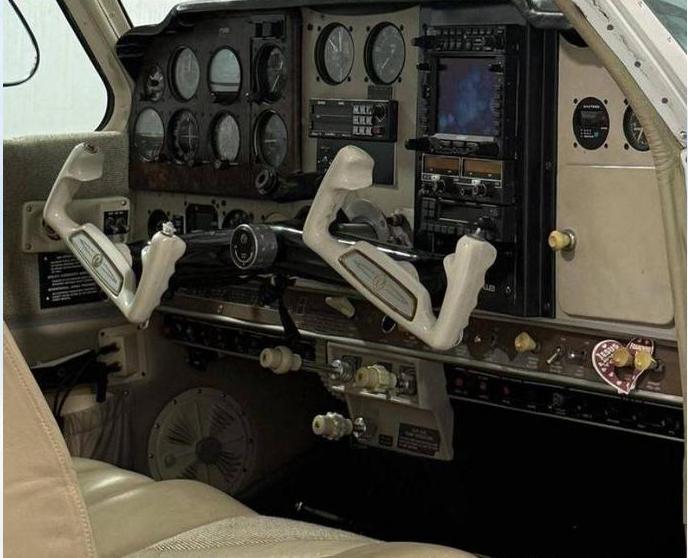 1962 Beech B33 Debonair Photo 6