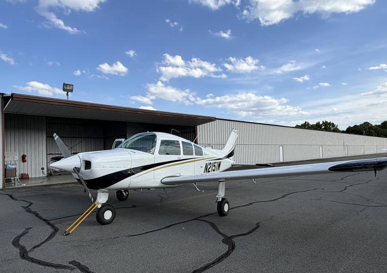 1974 BEECHCRAFT SUNDOWNER  Photo 2