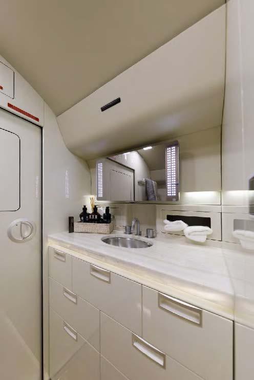 2012 Gulfstream G450 Photo 4