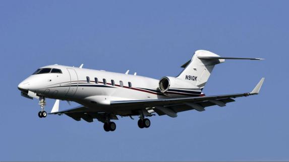2012 Bombardier Challenger 300 Photo 2