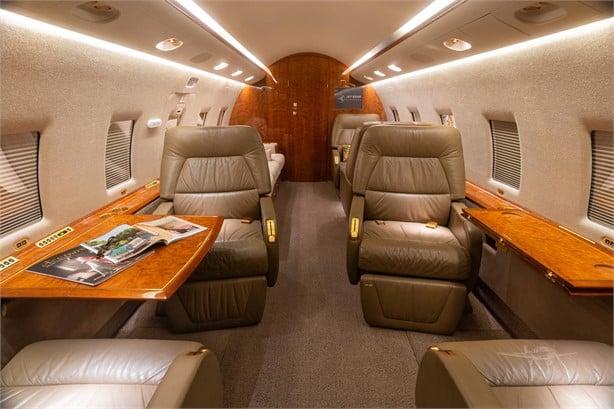 2001 BOMBARDIER CHALLENGER 604 Photo 5