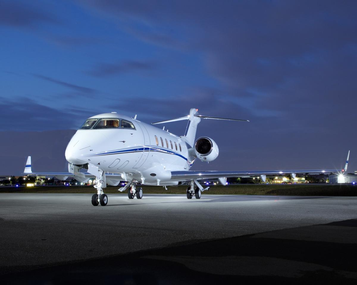 2008 Bombardier Challenger 300 Photo 3