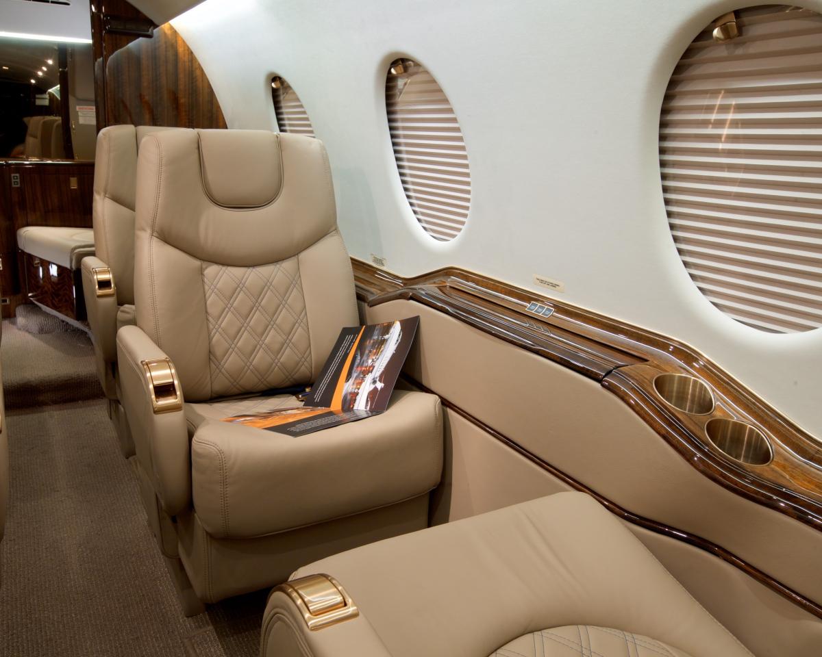2007 Hawker 400XP Photo 2