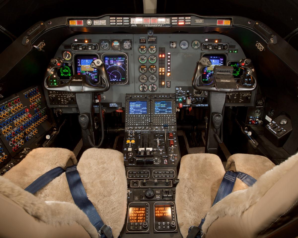 2007 Hawker 400XP Photo 6