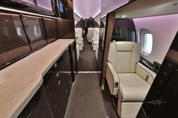 2010 BOMBARDIER GLOBAL EXPRESS XRS Photo 3