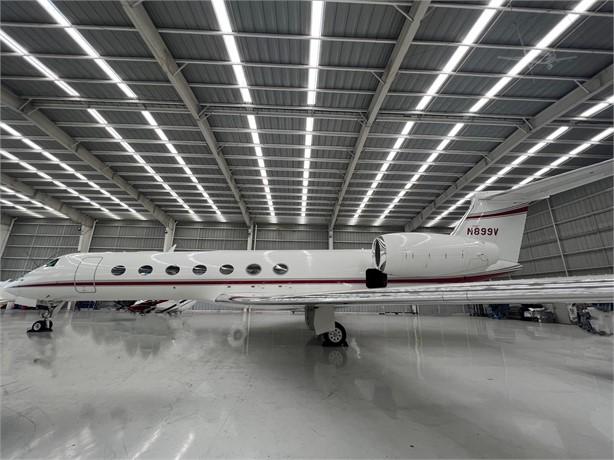 2011 GULFSTREAM G550 Photo 2