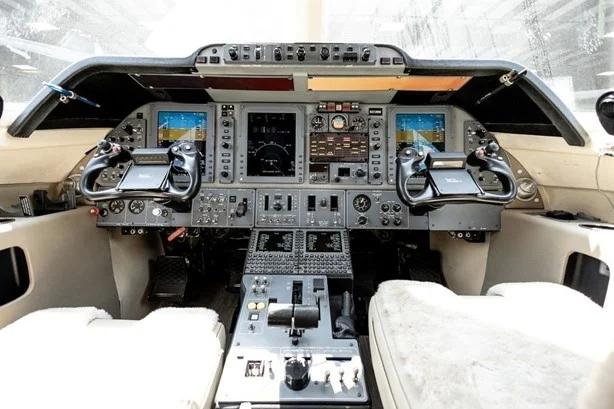 2005 BEECHCRAFT PREMIER I Photo 3
