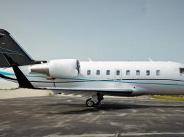 2005 Bombardier Challenger 605 Photo 2